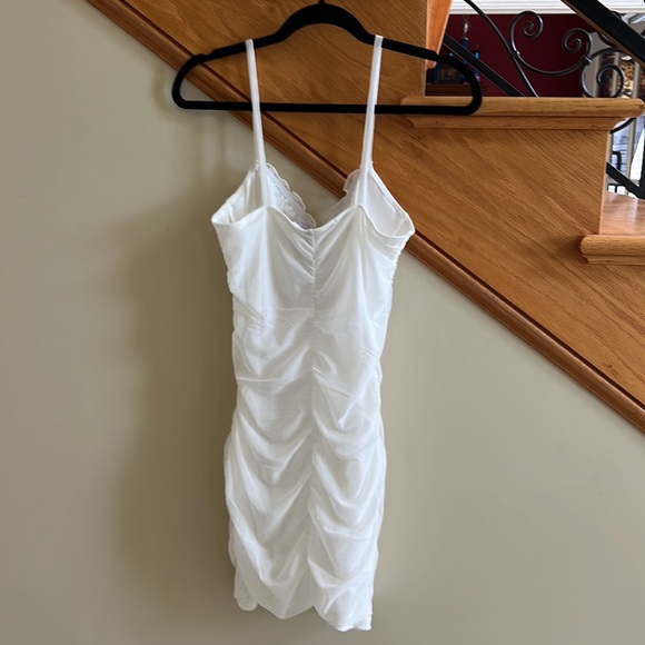 DIVIDED H&M Dress  Scrunched White Lined Size Small New with tags - Picture 4 of 7